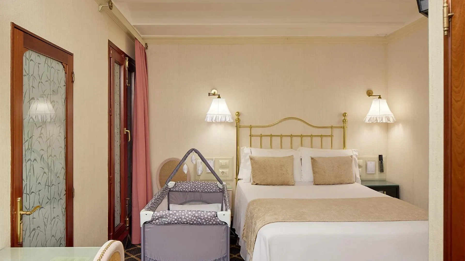 ***  Hotel Continental Palacete Barcelona Spain